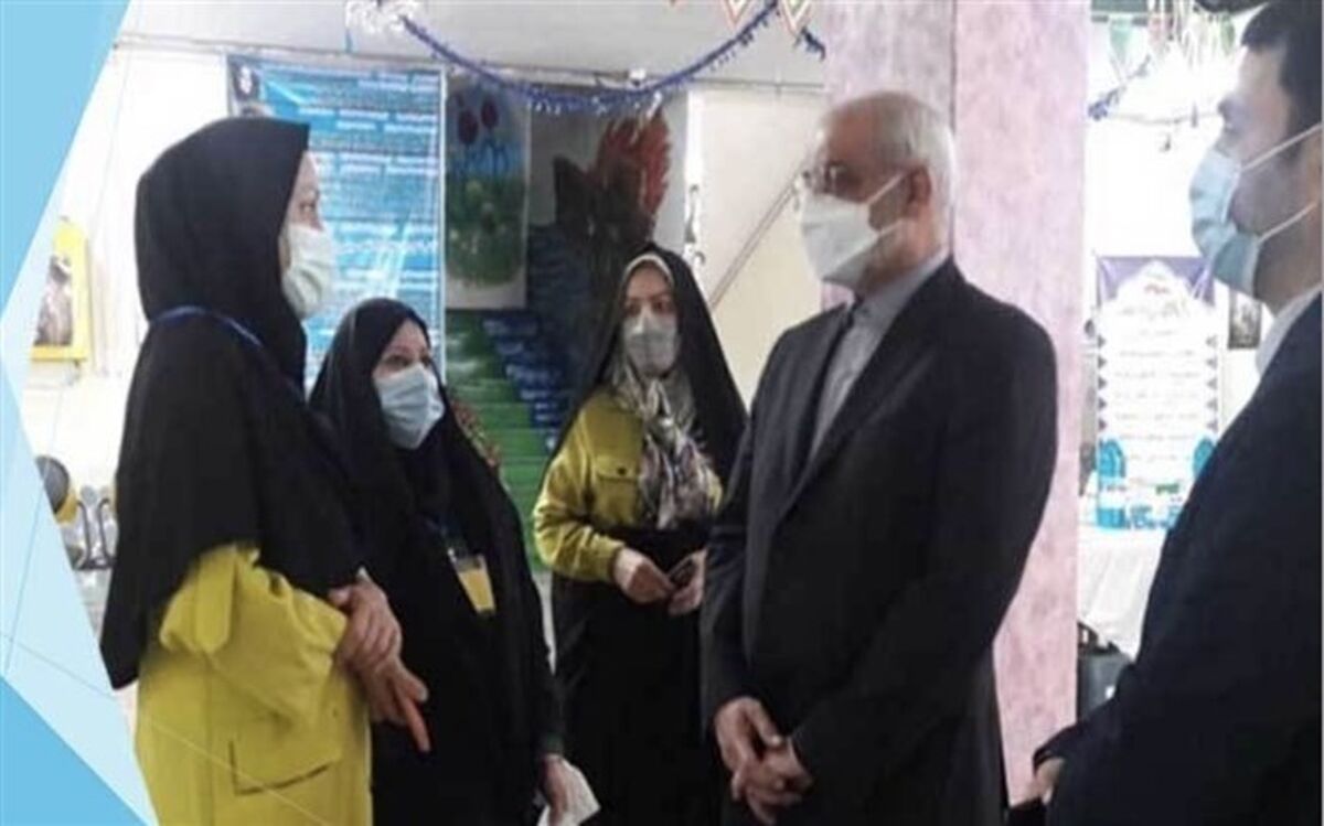 بازدید سرزده حاجی میرزایی از حوزه امتحانی فاطمه الزهرا منطقه ۱۹ تهران
