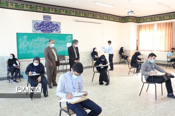 بازدید معاون پرورشی و فرهنگی اداره کل آموزش و پرورش استان اصفهان  از حوزه امتحانات نهایی شهر تودشک