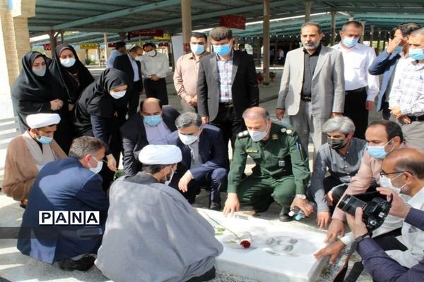 غبارروبی گلزار شهدای امیدیه