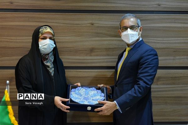 نشست مشترک آموزش و پرورش، وزارت کشور و مدیرکل منطقه‌ای آسیا و اقیانوسیه کمیساریای عالی سازمان ملل متحد