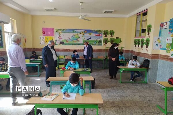 بازدید مدیر آموزش و پرورش شهرستان بوشهر از حوزه امتحانات نهایی