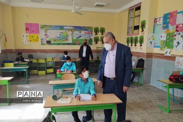 بازدید مدیر آموزش و پرورش شهرستان بوشهر از حوزه امتحانات نهایی