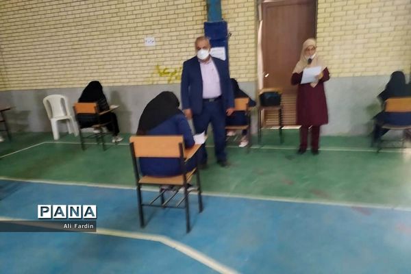 بازدید مدیر آموزش و پرورش شهرستان بوشهر از حوزه امتحانات نهایی