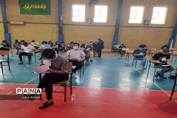 بازدید مدیر آموزش و پرورش شهرستان بوشهر از حوزه امتحانات نهایی