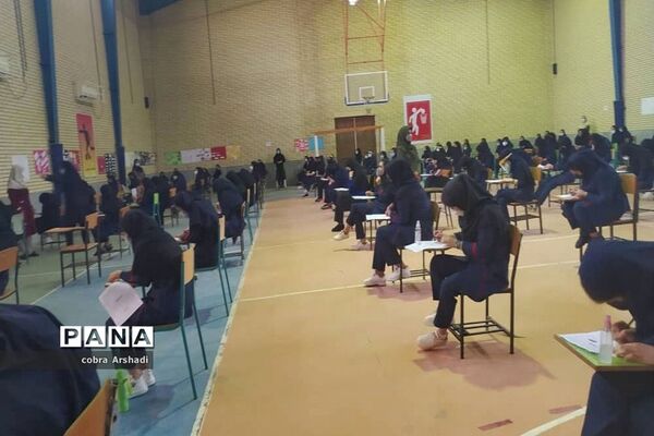 بازدید مدیر آموزش و پرورش شهرستان بوشهر از حوزه امتحانات نهایی