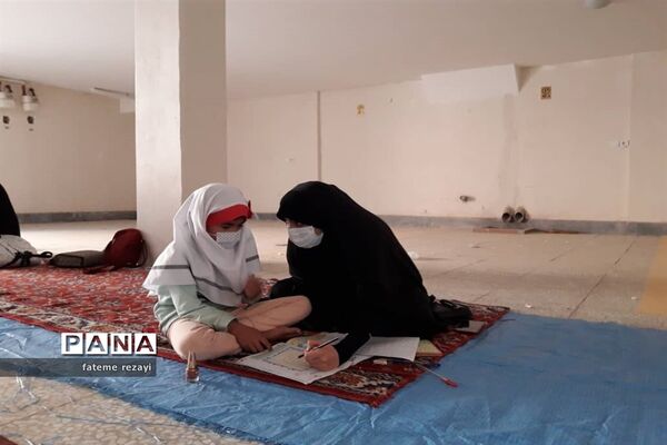 تدریس به  فرزندان شهدای تیپ فاطمیون توسط گروه جهادی سردار سلیمانی و شهید خیزاب