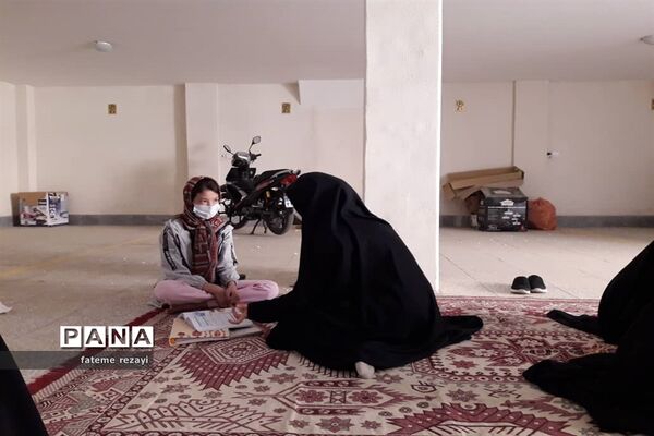 تدریس به  فرزندان شهدای تیپ فاطمیون توسط گروه جهادی سردار سلیمانی و شهید خیزاب