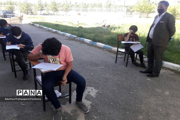 بازدید از امتحانات  پایه نهم دبیرستان سما در فضای باز