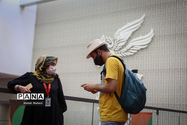 چهارمین روز از سی و هشتمین جشنواره جهانی فیلم فجر