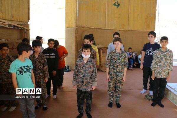 تجدید میثاق دانش آموزان با شهدای گمنام کوه خضر نبی در قم