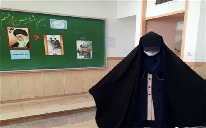 خلاقیت‌ مدیر مدرسه آموزش و پرورش ناحیه یک ری برای ترویج حجاب به دانش‌آموزان بی‌بضاعت