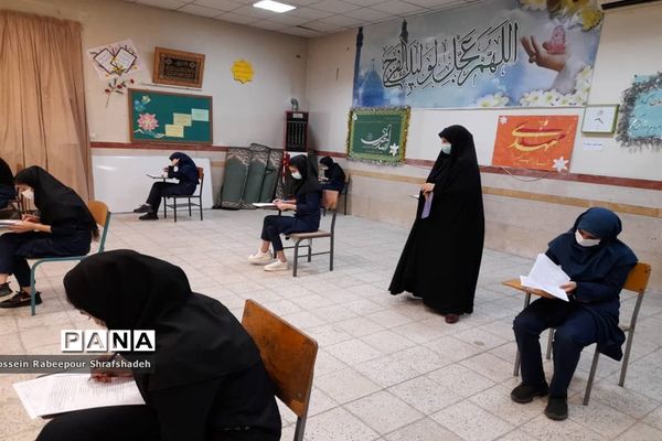 بازدید مدیرکل امور شاهد و ایثارگران وزارت آموزش و پرورش از حوزه امتحانات نهایی منطقه 16 تهران