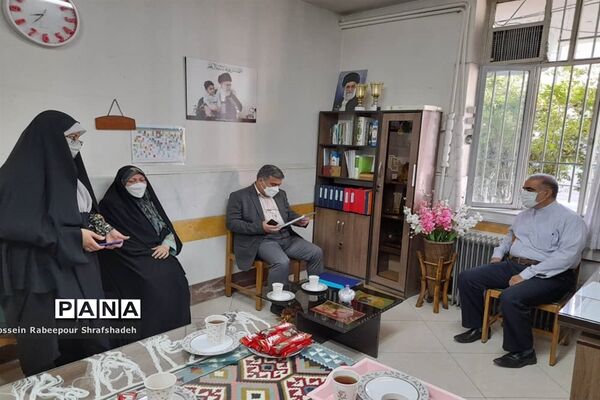 بازدید مدیرکل امور شاهد و ایثارگران وزارت آموزش و پرورش از حوزه امتحانات نهایی منطقه 16 تهران