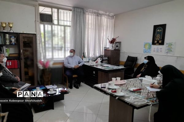 بازدید مدیرکل امور شاهد و ایثارگران وزارت آموزش و پرورش از حوزه امتحانات نهایی منطقه 16 تهران