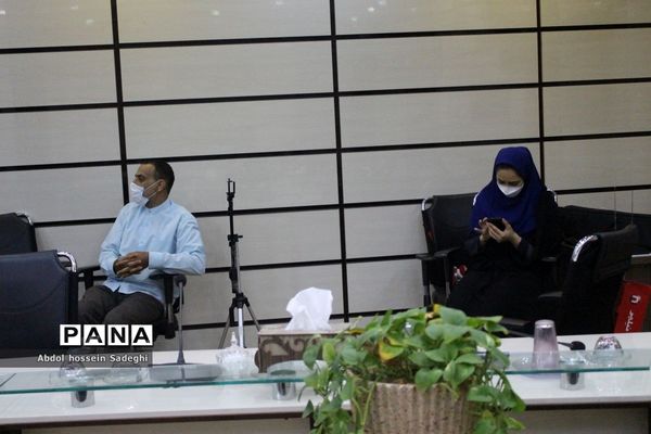 میز گرد رای اولی‌های استان بوشهر