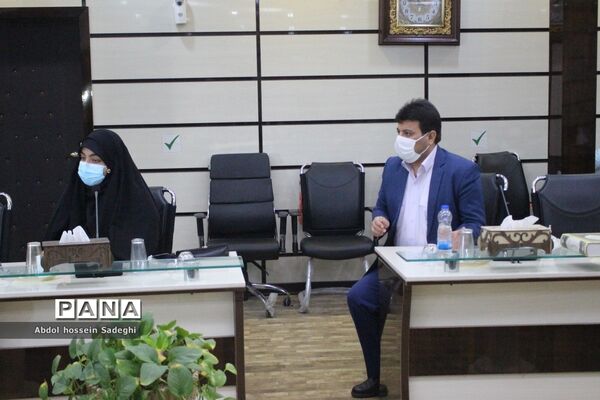 میز گرد رای اولی‌های استان بوشهر