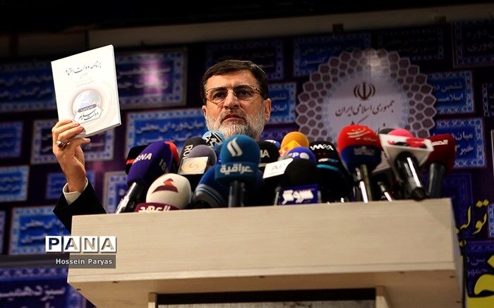 قاضی‌زاده هاشمی: باید کرونا را دو تا سه ماهه جمع کنیم
