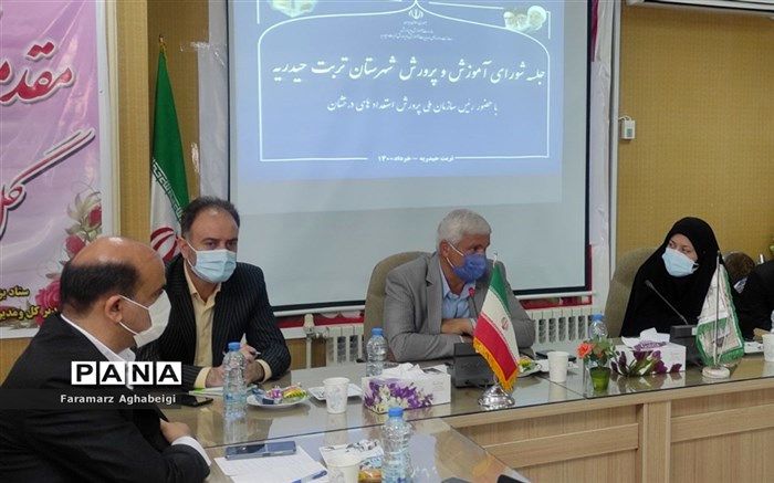 تربیت استعدادهای درخشان دانش‌آموزی حلال مشکلات کشور است