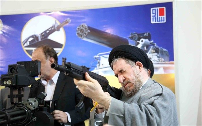 بازدید نمایندگان از نمایشگاه رزم زمینی وزارت دفاع