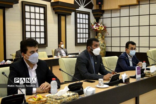 دیدار وزیر آموزش و پرورش با نمایندگان تشکل‌های دانش‌آموزی استان بوشهر