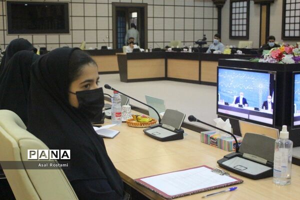 دیدار وزیر آموزش و پرورش با نمایندگان تشکل‌های دانش‌آموزی استان بوشهر