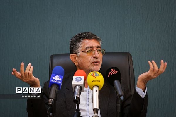 نشست خبری رئیس هیات مرکزی نظارت بر انتخابات شوراهای اسلامی کشور