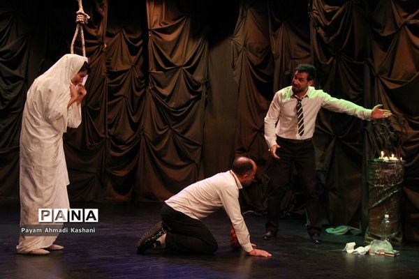 کنسرت نمایش مرگ گرم