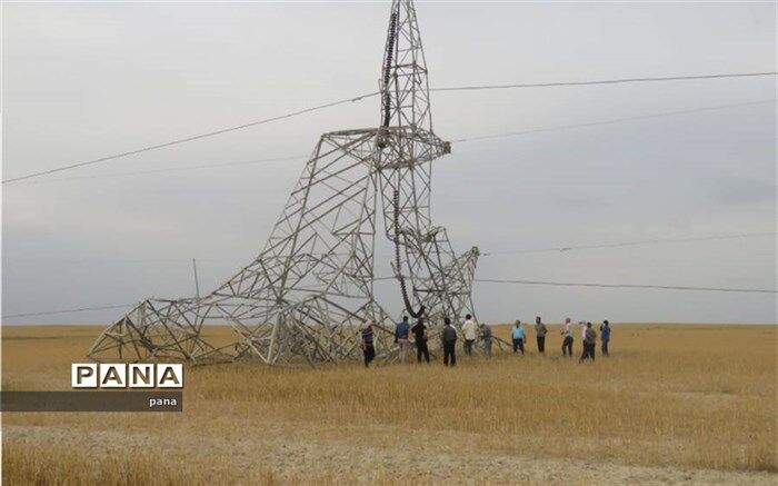 تعمیر خط انتقال برق گنبدکاووس به ترکمنستان توسط تلاشگران صنعت برق گلوگاه