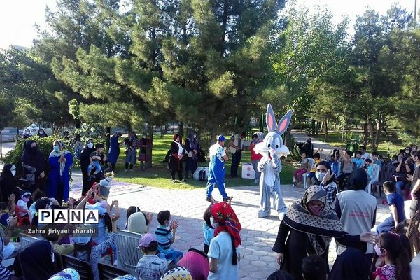 اجرای جنگ تفریحی «مسابقه‌ محله» در خاورشهر