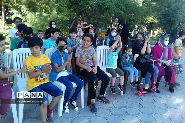 اجرای جنگ تفریحی «مسابقه‌ محله» در خاورشهر