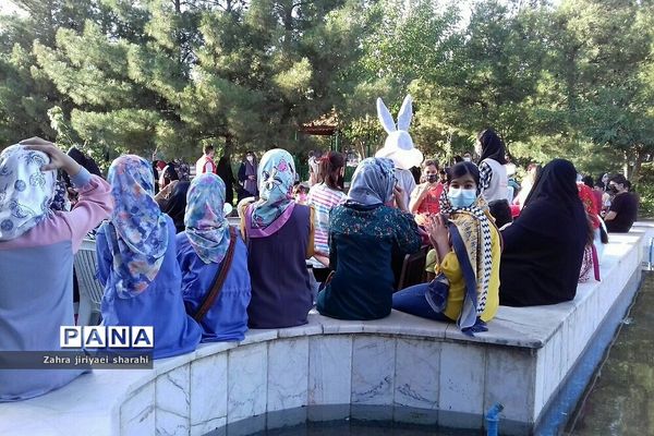 اجرای جنگ تفریحی «مسابقه‌ محله» در خاورشهر