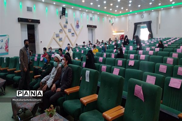 مراسم جشن سیاسی رای اولی‌های 1400 کاشمر