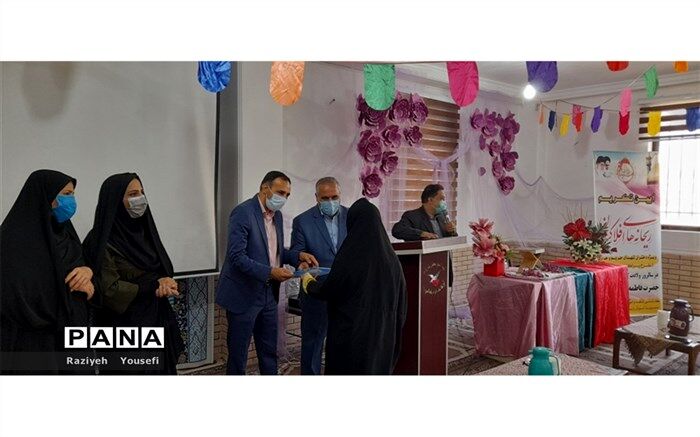 دیدارمدیر آموزش و پرورش قرچک با خانواده شهید میثم نجفی