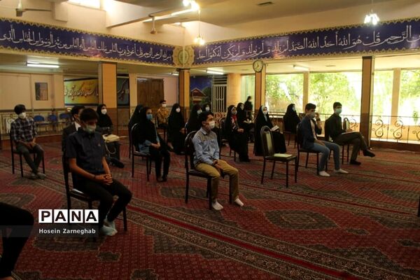 برگزاری جشن تکلیف سیاسی برای دانش آموزان رای اولی