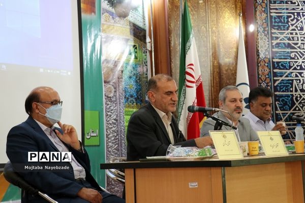 نشست قطبی تبیین بازمهندسی تشکیلات پیشتازان سازمان دانش‌آموزی  در مشهد