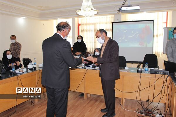 جلسه هماهنگی  مسئولان پیشتازان نواحی و مناطق 14 گانه استان زنجان