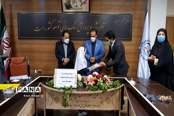 مراسم تقدیر از برگزیدگان مسابقه نقاشی هفته محیط زیست در بهارستان یک