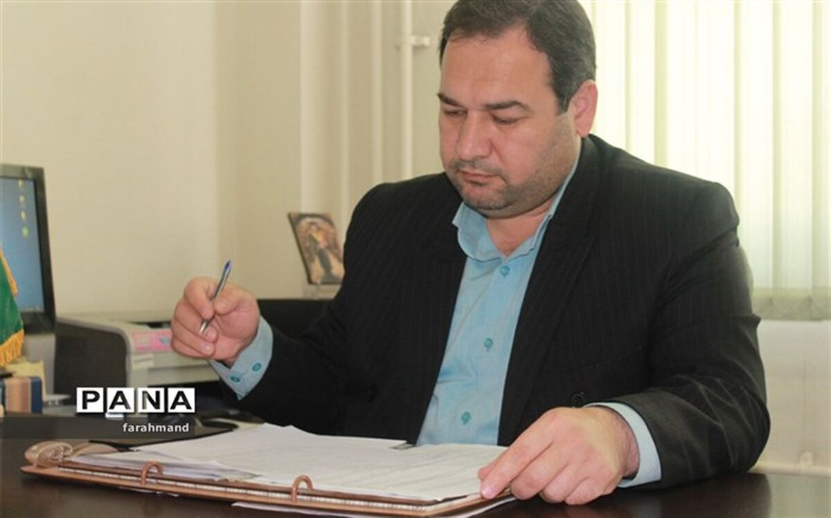 تقدیر  از دانش آموزان دختر برگزیده در طرح مشارکت اجتماعی  دردهه کرامت
