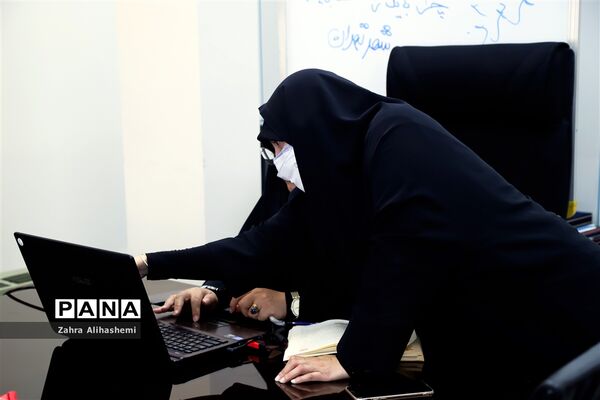 نشست نمایندگان مجلس دانش‌آموزی تهران با موضوع «رأی اولی‌ها و ضرورت حضور در انتخابات»