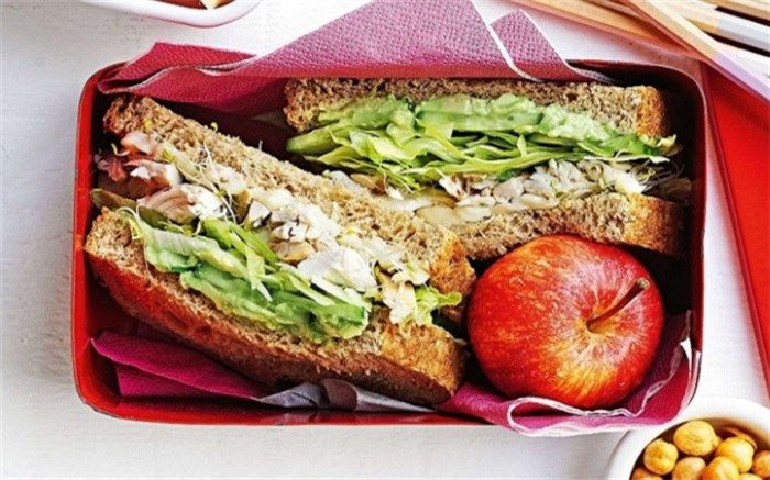 چرا باید ۳۰‌دقیقه از میانه روز را به ناهار اختصاص دهید