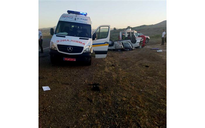 امدادرسانی اورژانس به حادثه خونین  رانندگی جاده میانه زنجان