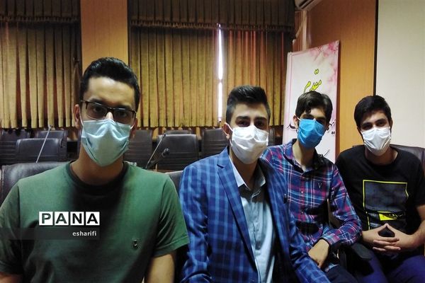 جلسه نمایندگان مجلس دانش آموزی ناحیه 2  استان اصفهان با مدیر آموزش و پرورش ناحیه ۲