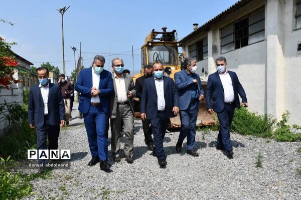 بازدید معاون وزیر آموزش و پرورش از طرح های عمرانی آموزش و پرورش محمودآباد