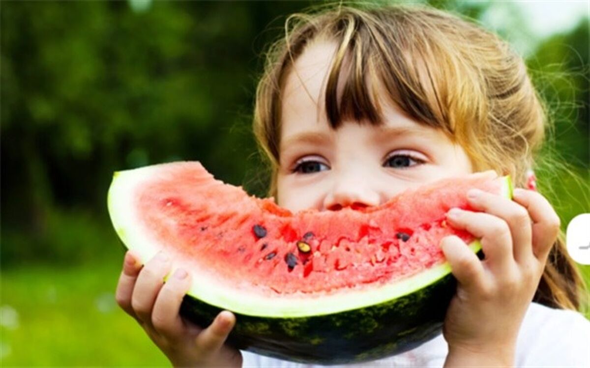 چرا نباید شب‌ها هندوانه بخوریم؟