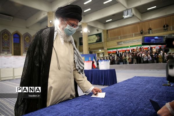 حضور رهبر معظم انقلاب  در سیزدهمین دوره انتخابات ریاست جمهوری