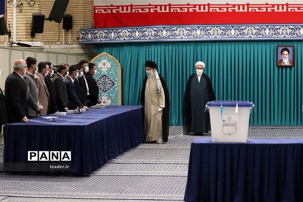 حضور رهبر معظم انقلاب  در سیزدهمین دوره انتخابات ریاست جمهوری