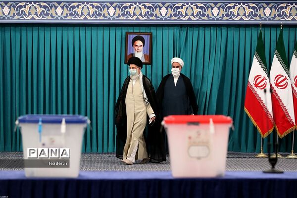 حضور رهبر معظم انقلاب  در سیزدهمین دوره انتخابات ریاست جمهوری