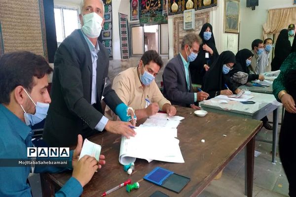 حضور  پرشور مردم در پای صندوق های رای شهرستان کاشمر