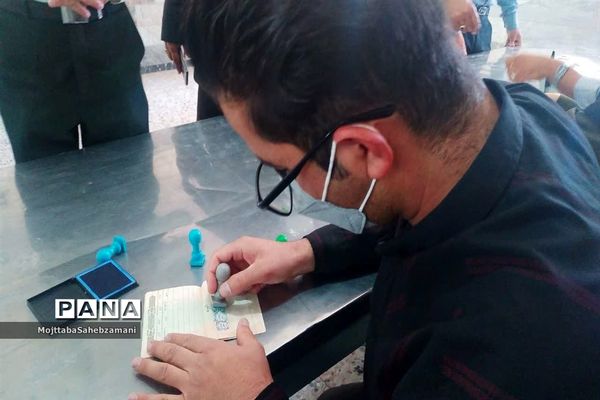 حضور  پرشور مردم در پای صندوق های رای شهرستان کاشمر