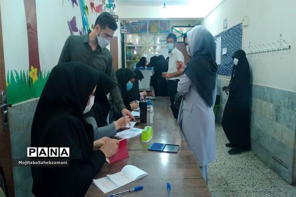 حضور  پرشور مردم در پای صندوق های رای شهرستان کاشمر